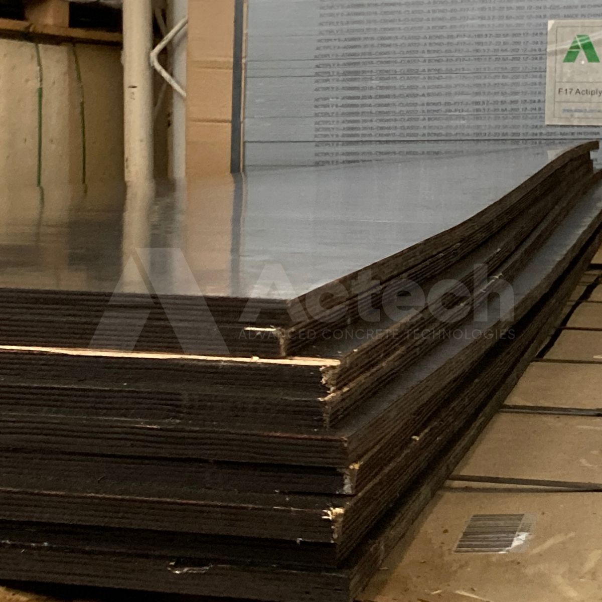 Form Ply 2400x1200x17mm with FF